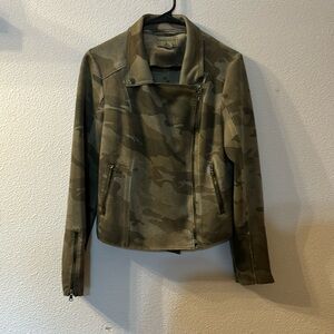 Marrakech camo zip up jacket size medium
